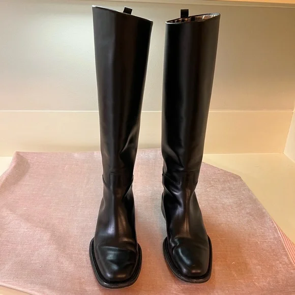 Burberry Black Flat Boots, EU Size 37.5, US Size 7 - Picture 2 of 7